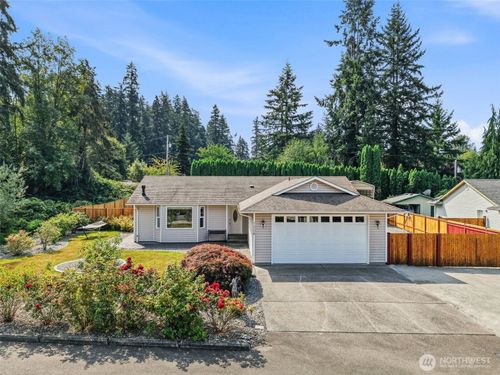 7506 52nd Pl Ne, Marysville, WA, 98270-8897 | Card Image