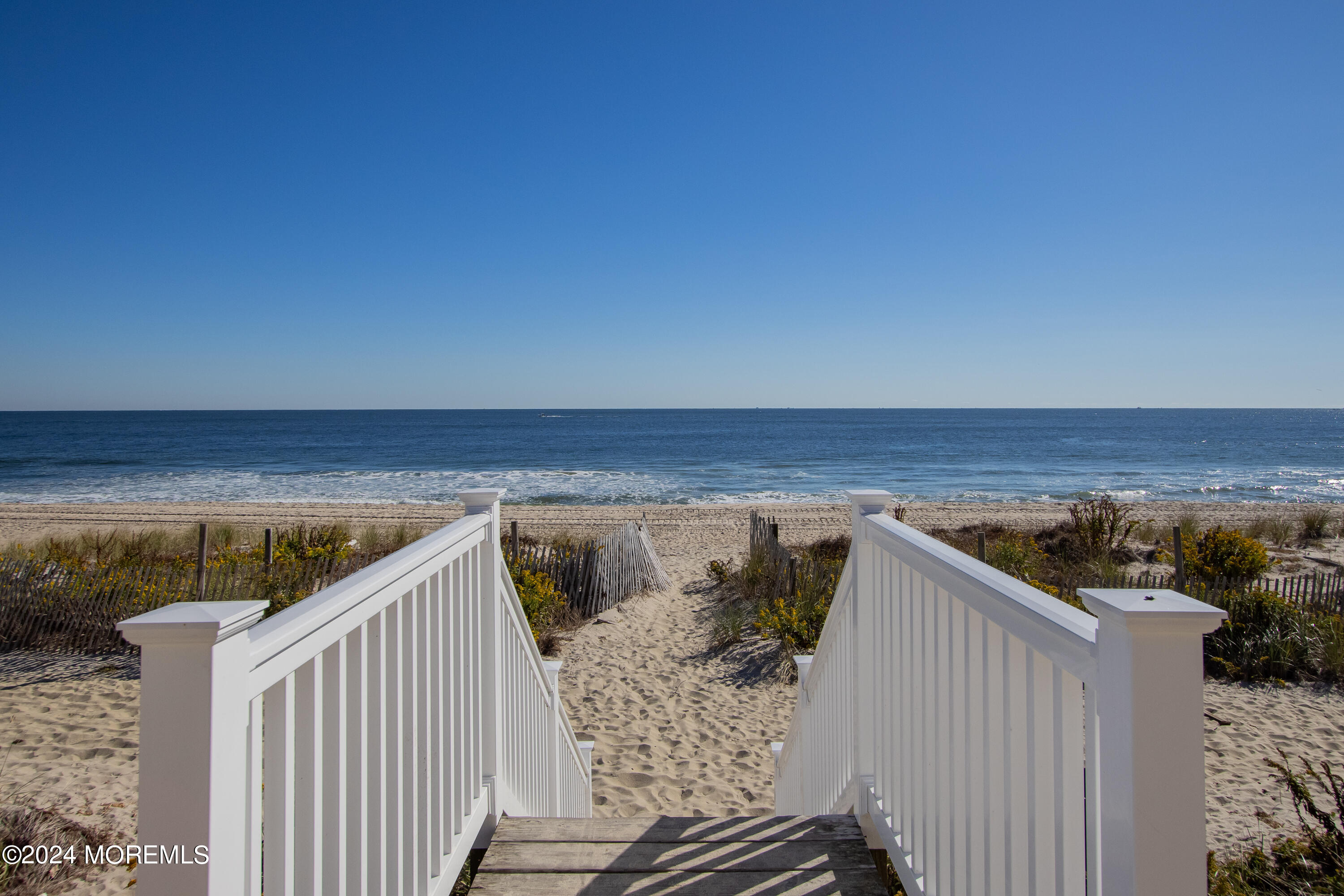 23 1187 Ocean Avenue, For Sale in Sea Bright Zoocasa