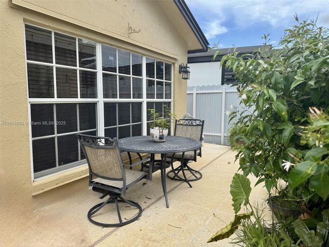 17086 Sw 144 Th Ct, House other with 3 bedrooms, 2 bathrooms and null parking in Miami FL | Image 4