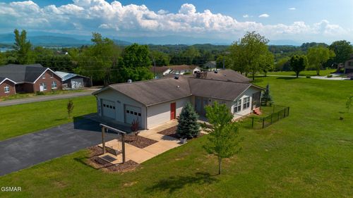 621 Briarwood Drive, Dandridge, TN, 37725 | Card Image