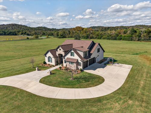 110 Barley Dr, Fayetteville, TN, 37334-3153 | Card Image