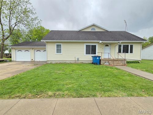 304 E Quincy St, Lewistown, MO, 63452-2538 | Card Image
