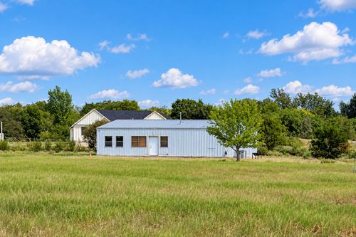 290 Richmond Street, McDade, TX, 78650 | Card Image