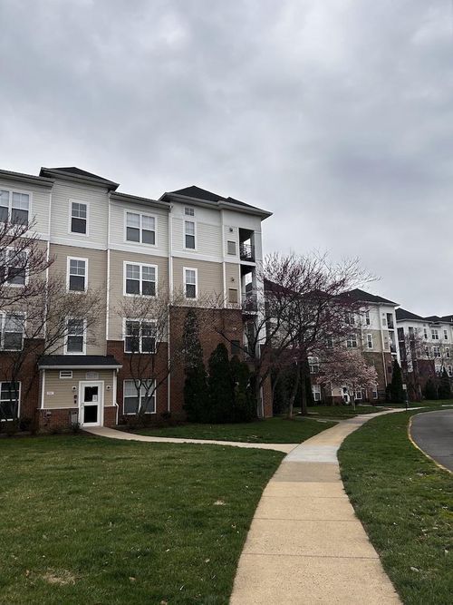 unit-206-3810 Lightfoot St, CHANTILLY, VA, 20151-3011 | Card Image