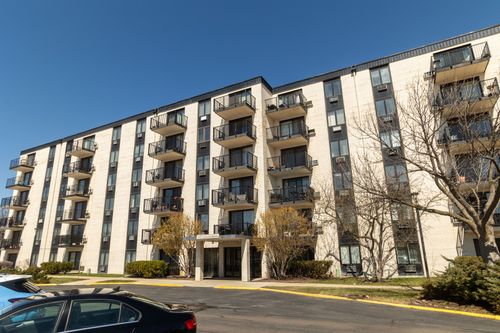 6l-9128 W Terrace Dr, Niles, IL, 60714-5893 | Card Image