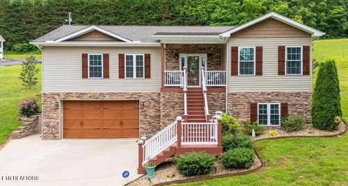 180 Owens Dr, Rocky Top, TN, 37769-5427 | Card Image