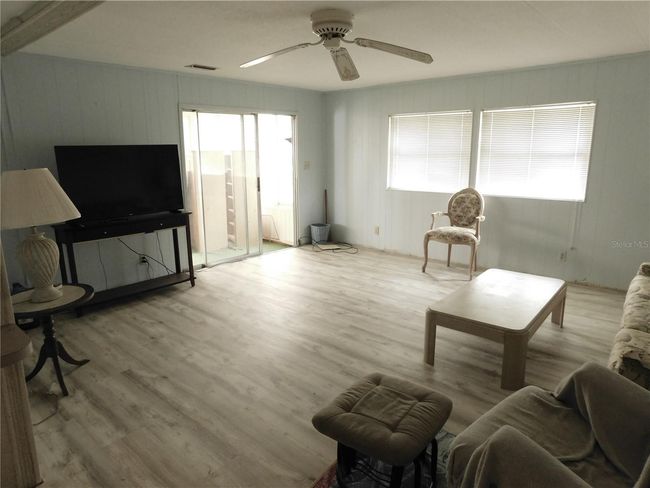 Living Room | Image 11