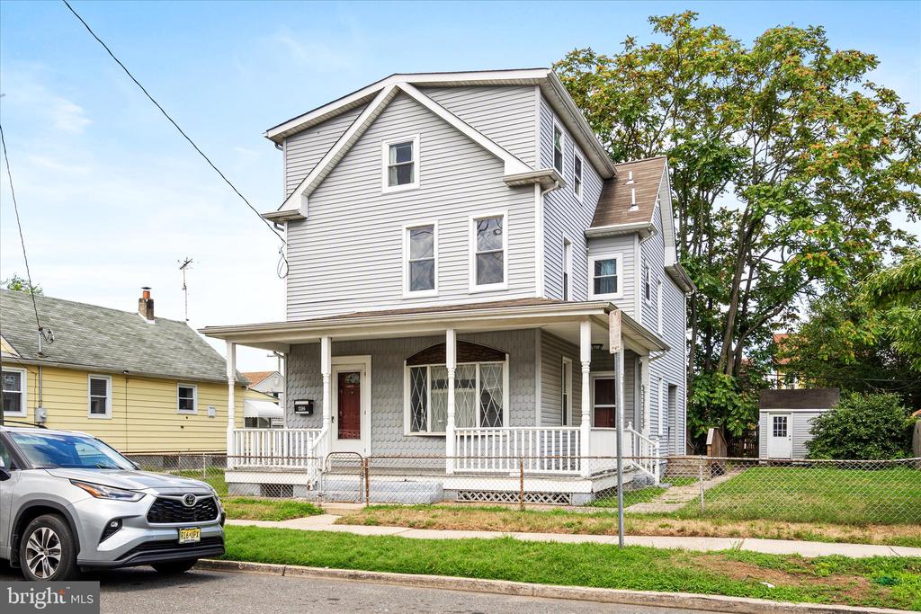Schiller Ave, Trenton, NJ 08610