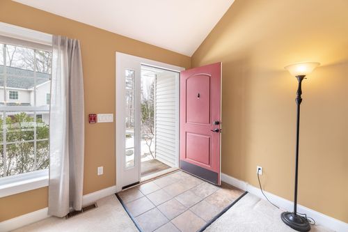 39 Sterling Dr, Laconia, NH, 03246-4900 | Card Image