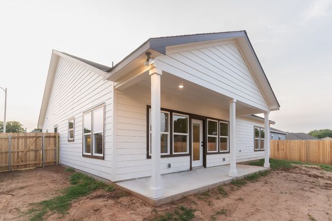 Back of property featuring a fenced backyard and a patio​​‌​​​​‌​​‌‌​‌‌​​​‌‌​​‌‌​‌​​​​​‌ area | Image 27