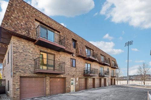 apt-207-825 Riverside Ave, Lyndhurst, NJ, 07071-3046 | Card Image