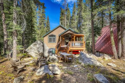 15591 Conifer Drive, House other with 3 bedrooms, 2 bathrooms and null parking in Truckee CA | Image 2