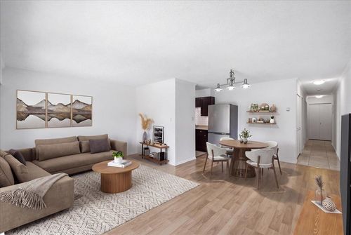 202-212 Forbes Ave, North Vancouver, BC, V7M3E5 | Card Image