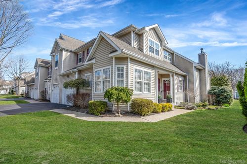 31 Snowdance Ln, Nesconset, NY, 11767-1560 | Card Image
