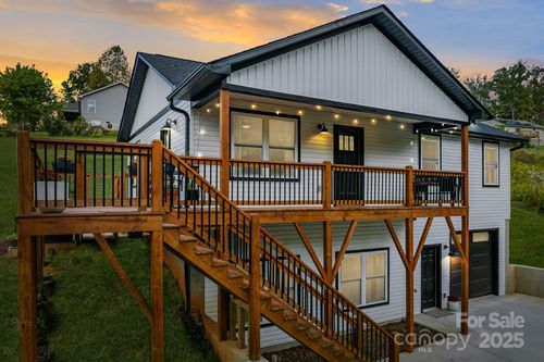 121 Ponder St, Mars Hill, NC, 28754-9509 | Card Image