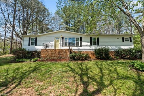 190 Brightstar Ln, Lewisville, NC, 27023-8661 | Card Image