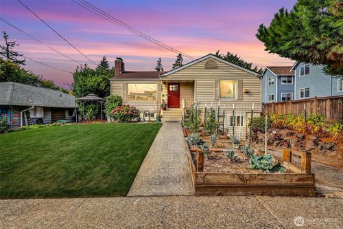 5009 51st Ave S, Seattle, WA, 98118-2053 | Card Image
