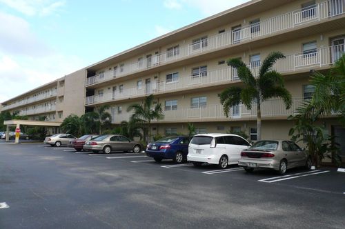 apt-212-330 Ne 26th Ave, Boynton Beach, FL, 33435-2084 | Card Image