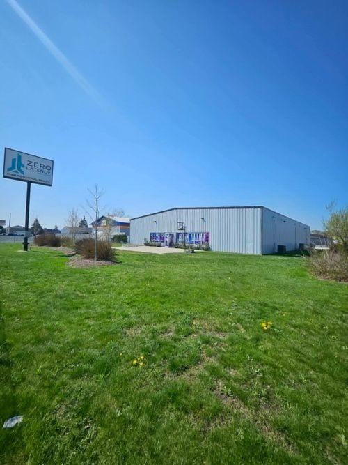 2522 Van Ommen Dr, Holland, MI, 49424-8208 | Card Image
