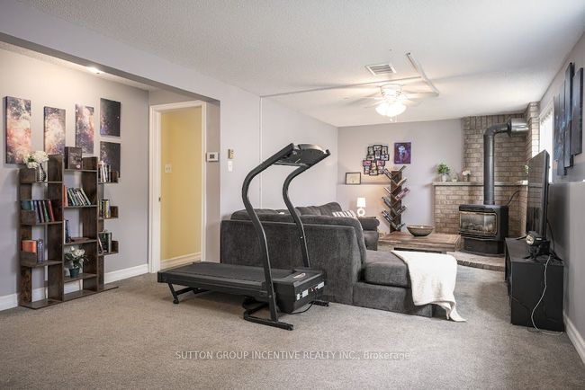28 Dyer Dr, House attached with 4 bedrooms, 2 bathrooms and 4 parking in Wasaga Beach ON | Image 19