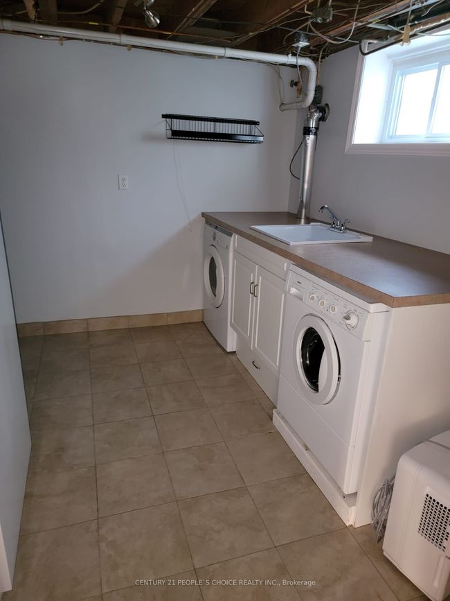27 South Dr, House other with 3 bedrooms, 2 bathrooms and 5 parking in Dundas ON | Image 23