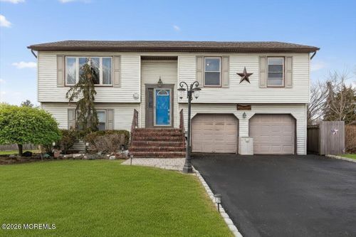 15 Erin Lane, Middlesex, NJ, 08846 | Card Image