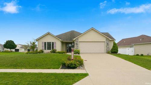 9815 Chadwick Ln, Fort Wayne, IN, 46818-8460 | Card Image