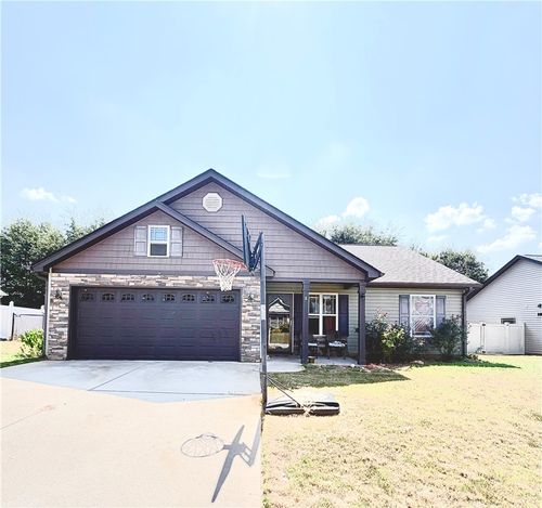8 Robin Dr, Anderson, SC, 29626-5353 | Card Image