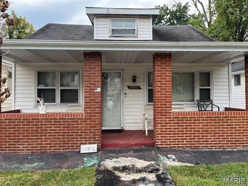 7008 Garesche Ave, Jennings, MO, 63136-1037 | Card Image