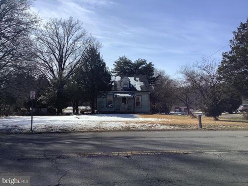 7705 Old Alexandria Ferry Rd, Clinton, MD, 20735-1840 | Card Image