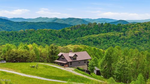 308 Walnut Mtn Farms Loop, Hampton, TN, 37658 | Card Image
