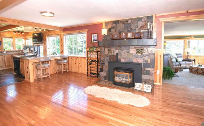 206 N Broadway Ave, House other with 2 bedrooms, 2 bathrooms and null parking in Grand Marais MN | Image 8