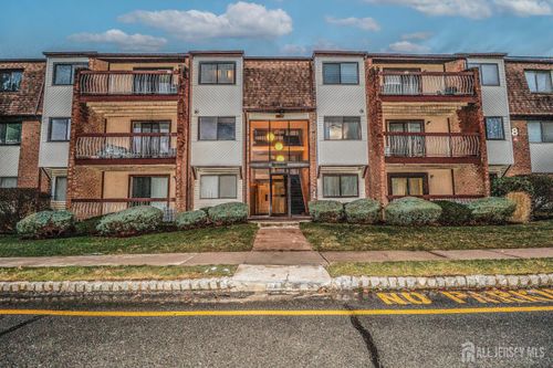 312 Edison Glen Ter, Edison, NJ, 08837-2924 | Card Image