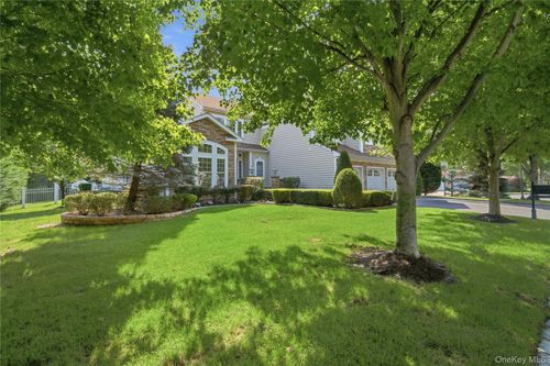 35 Monterrey Dr, Saint James, NY, 11780-3162 | Card Image