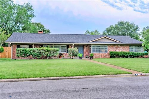 10 Knotty Pine Ln, Orange, TX, 77630-3302 | Card Image