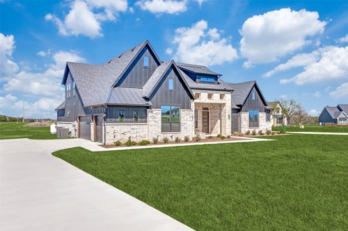 555 Aermotor Loop, Weatherford, TX, 76085-5801 | Card Image