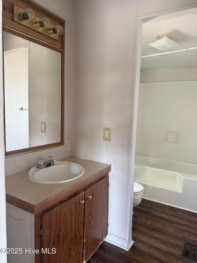 108 N Queens St, House other with 3 bedrooms, 2 bathrooms and null parking in Hubert NC | Image 11