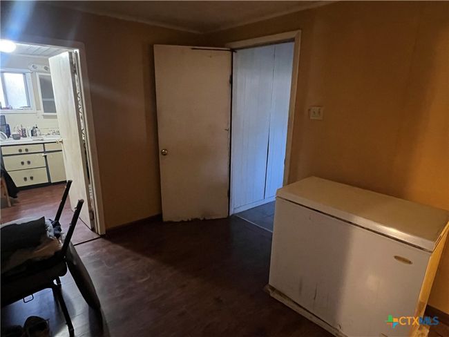 109 W Crockett St, House other with 4 bedrooms, 2 bathrooms and null parking in Giddings TX | Image 11
