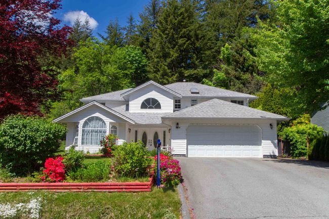 40038 Plateau Drive, House other with 5 bedrooms, 3 bathrooms and 8 parking in Squamish BC | Image 1