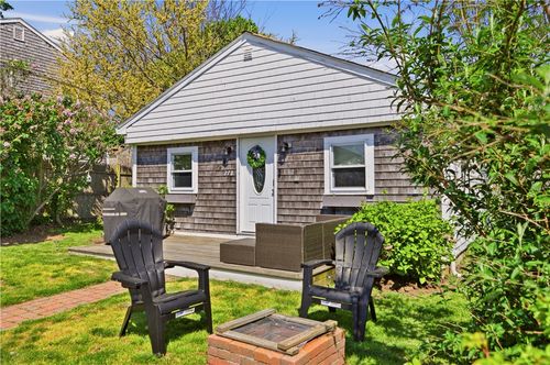272 Riverside St, Portsmouth, RI, 02871-4811 | Card Image