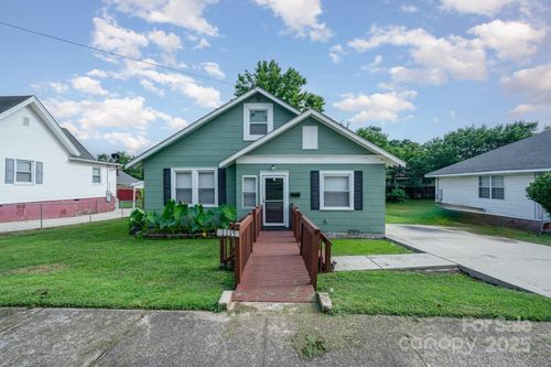 1115 W 4th Ave, Gastonia, NC, 28052-3916 | Card Image
