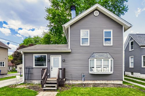 225 May St, Hinckley, IL, 60520-9404 | Card Image