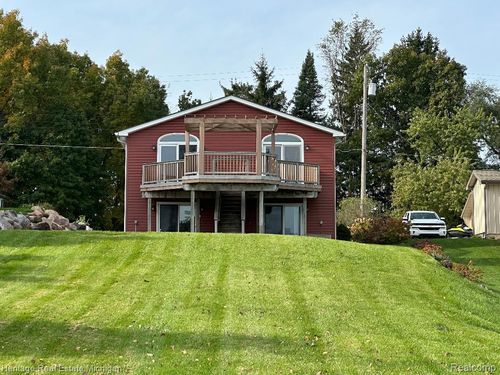 2955 Rubbins Rd, Howell, MI, 48843-7925 | Card Image