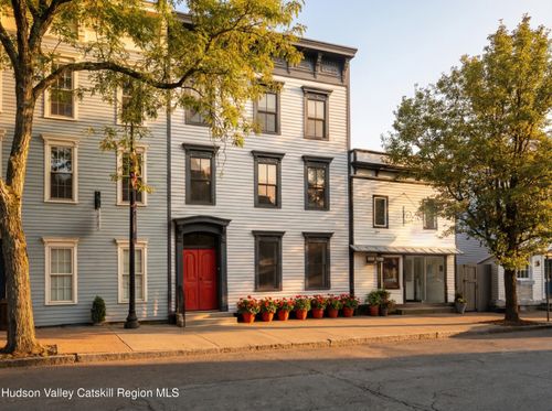 125 Warren St, Hudson, NY, 12534-3156 | Card Image