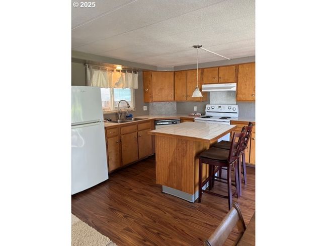 Kitchen | Image 13