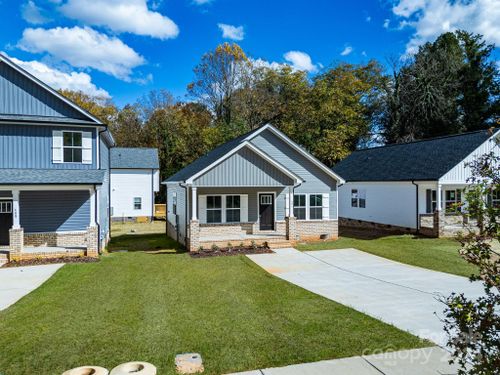 606 Meadow St, Spencer, NC, 28159-2242 | Card Image