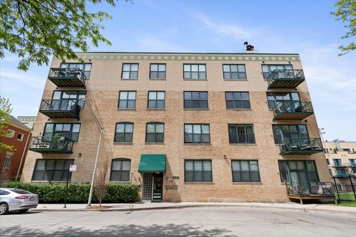 208-2512 Bosworth Ave, Chicago, IL, 60614-2050 | Card Image