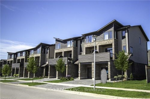 15-2070 Meadowgate Boulevard, London South, ON, N6M0H5 | Card Image