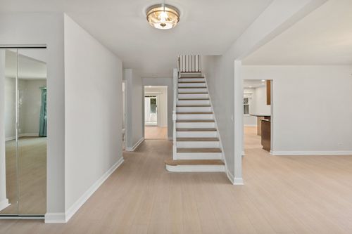 11 Birchwood Ave, Deerfield, IL, 60015-4708 | Card Image