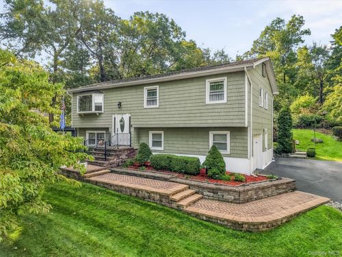 64 Forest Glen Road, Clarkstown, NY, 10989 | Card Image